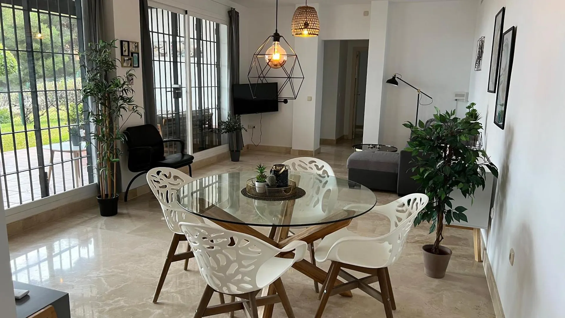 Apartment Holiday Home With Garden And Sea View In Calahonda, Near Marbella And Malaga Sitio de Calahonda